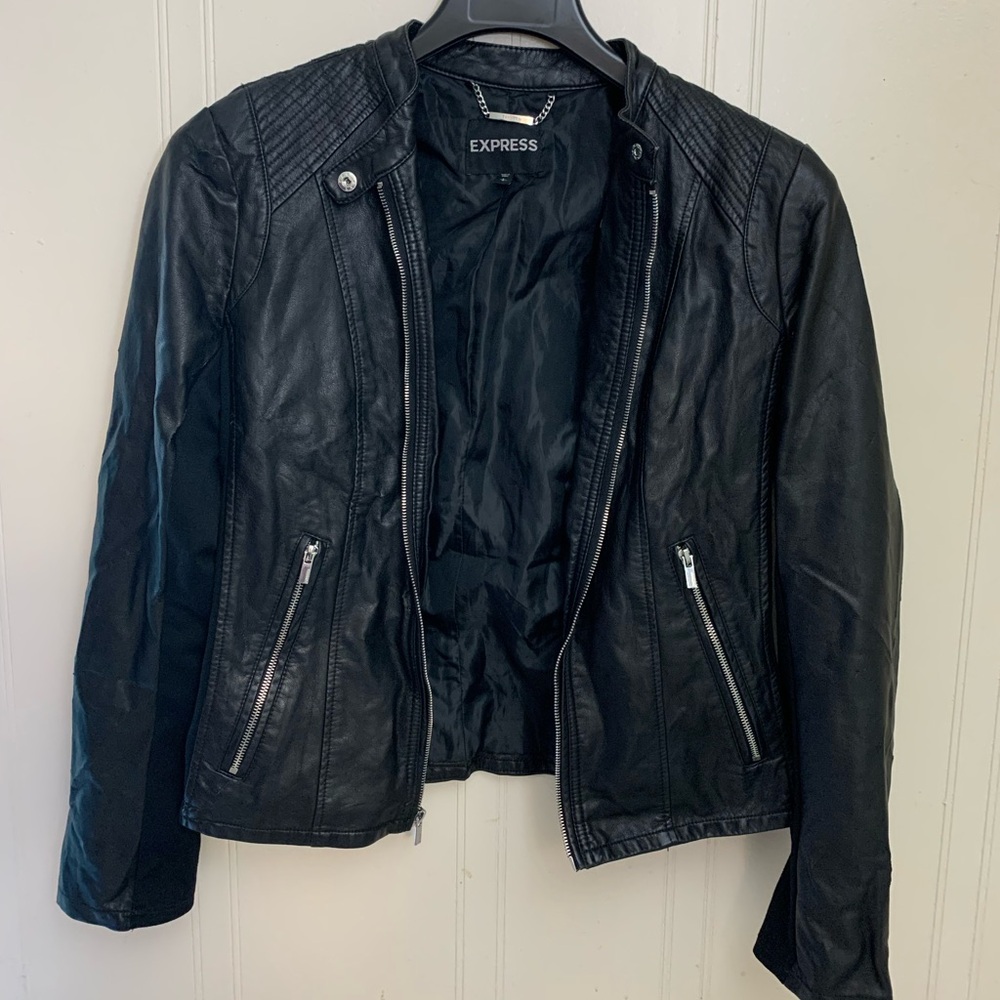 Woman Black Faux Leather Jacket. Used 3-4 times. Great condition. Size: Large.